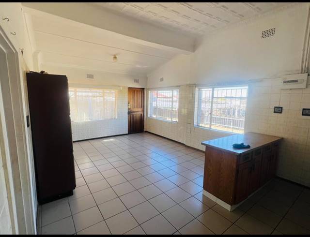 3 BEDROOM PROPERTY TO RENT IN PRIMROSE